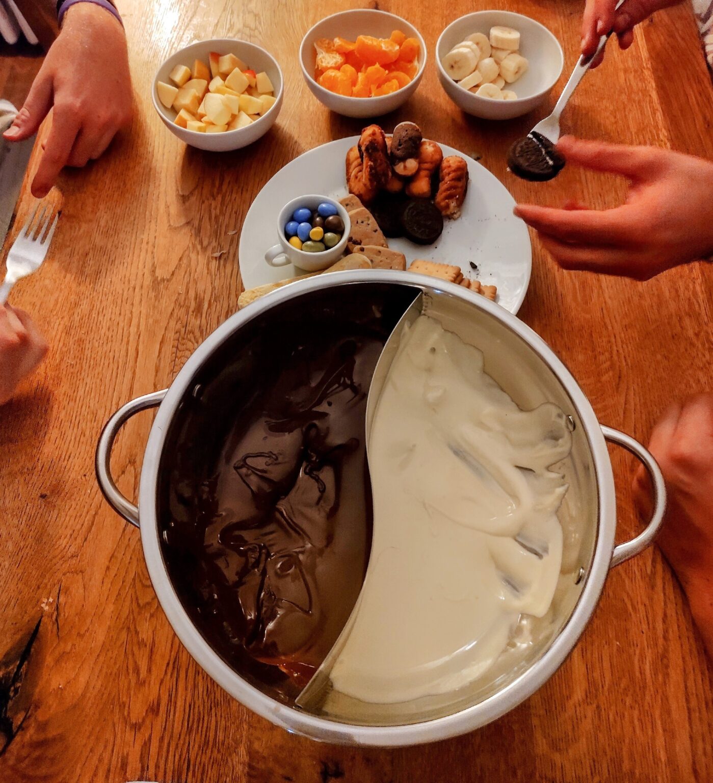 Yin Yang double Chocolate Fondue Fondue Villa & Garden